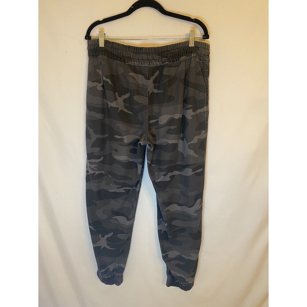 Aritzia Tna Camo Alix Joggers Pants Zipper Pockets Drawstring Waist Size L - Picture 3 of 5